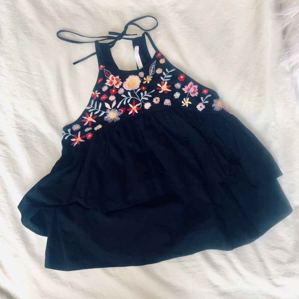 Zara tiered top! 🖤